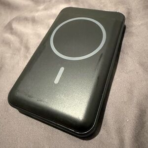 MagSafe Wireless Power Bank - Black